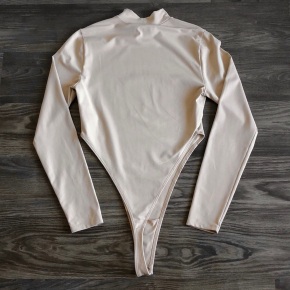 Abercrombie and Fitch Soft Matte Seamless Bodysuit Nude Mock Neck Long Sleeve - Picture 6 of 14